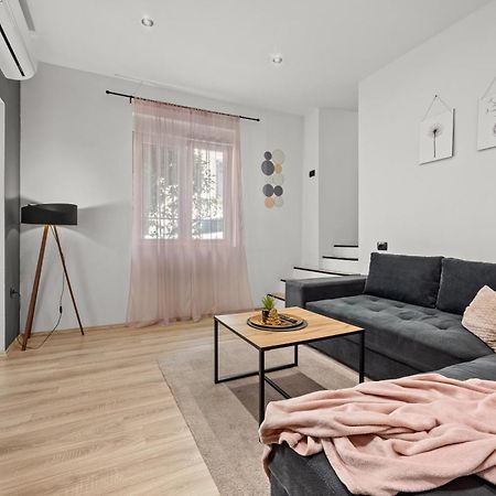 Apartment Rose Pula Ngoại thất bức ảnh